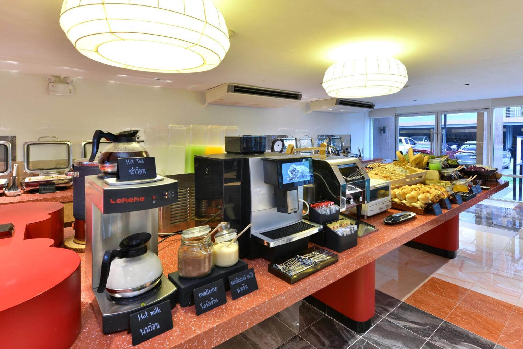 The Grass Serviced Suites Pattaya Exterior foto